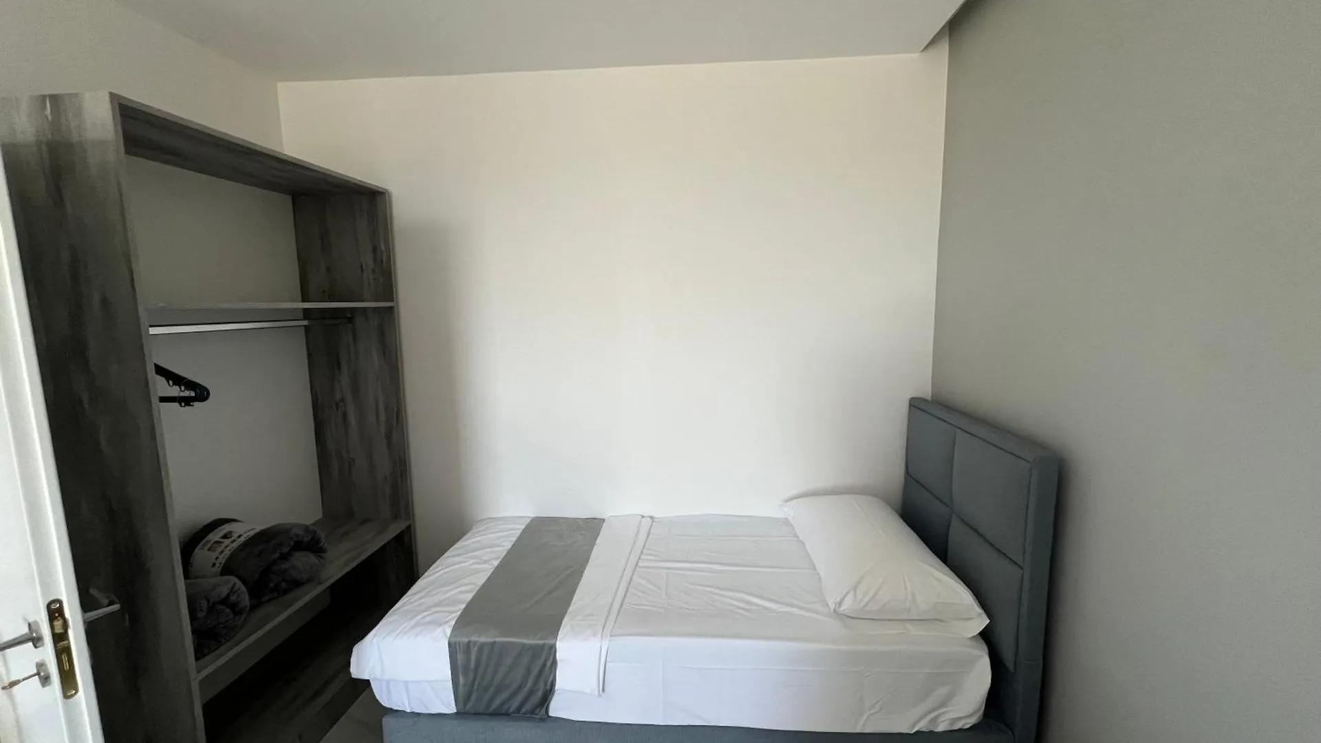 Suli Beach Apartments Tale