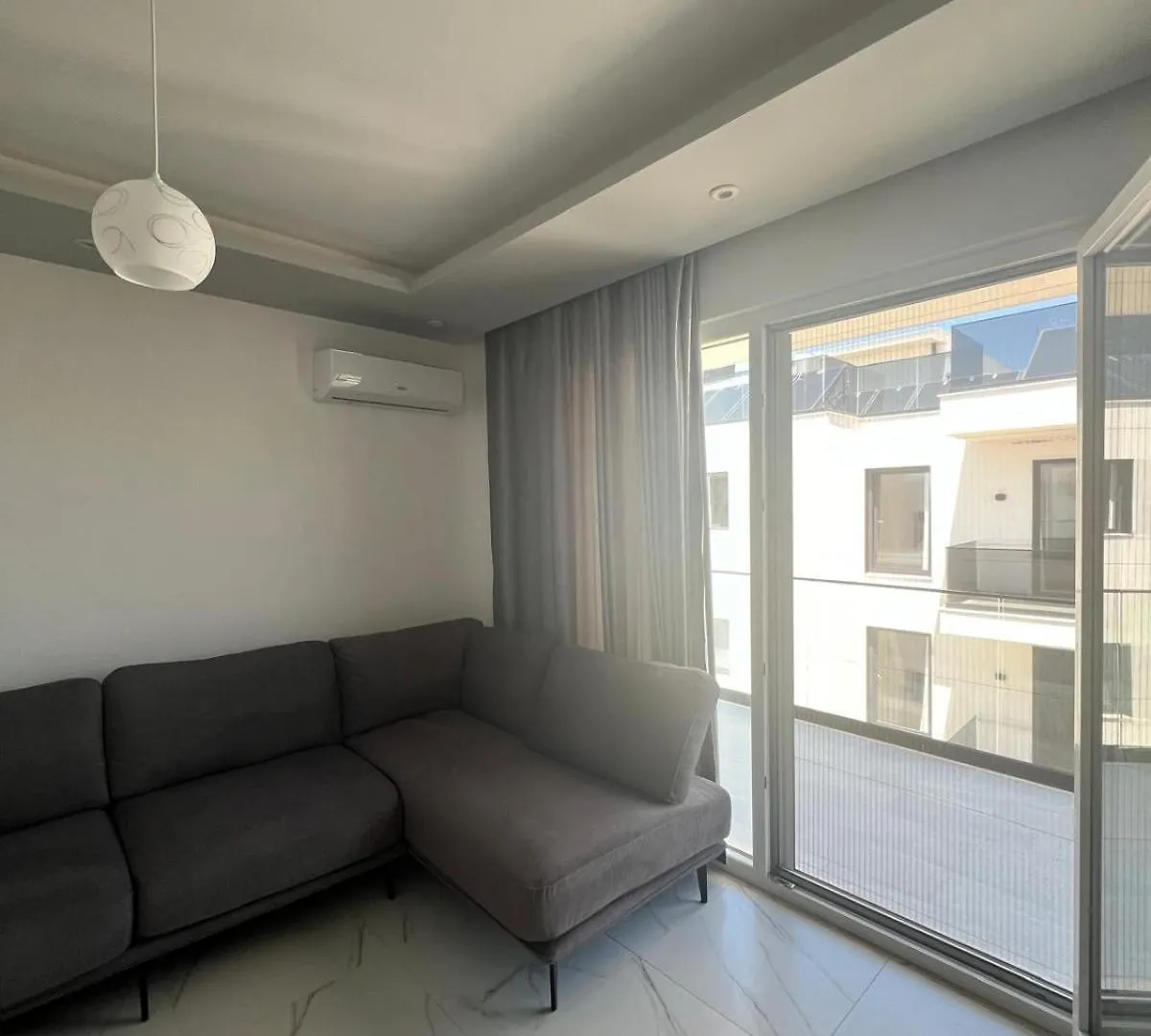 Suli Beach Apartments Tale