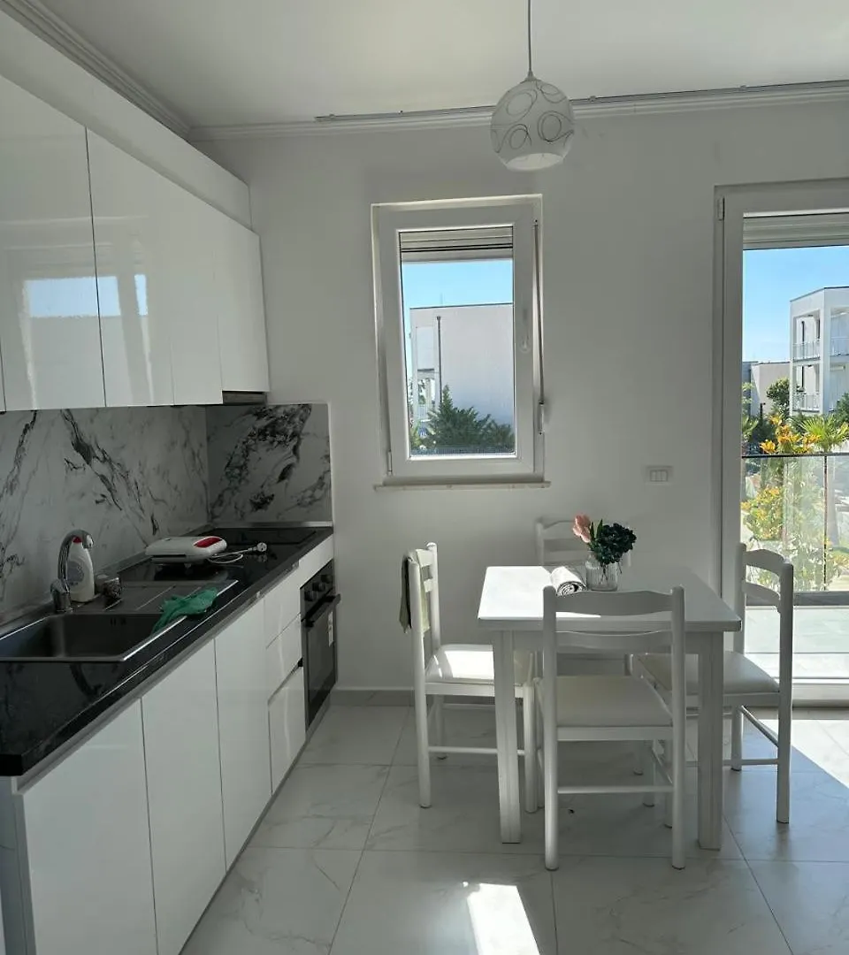 Suli Beach Apartments Tale Arnavutluk