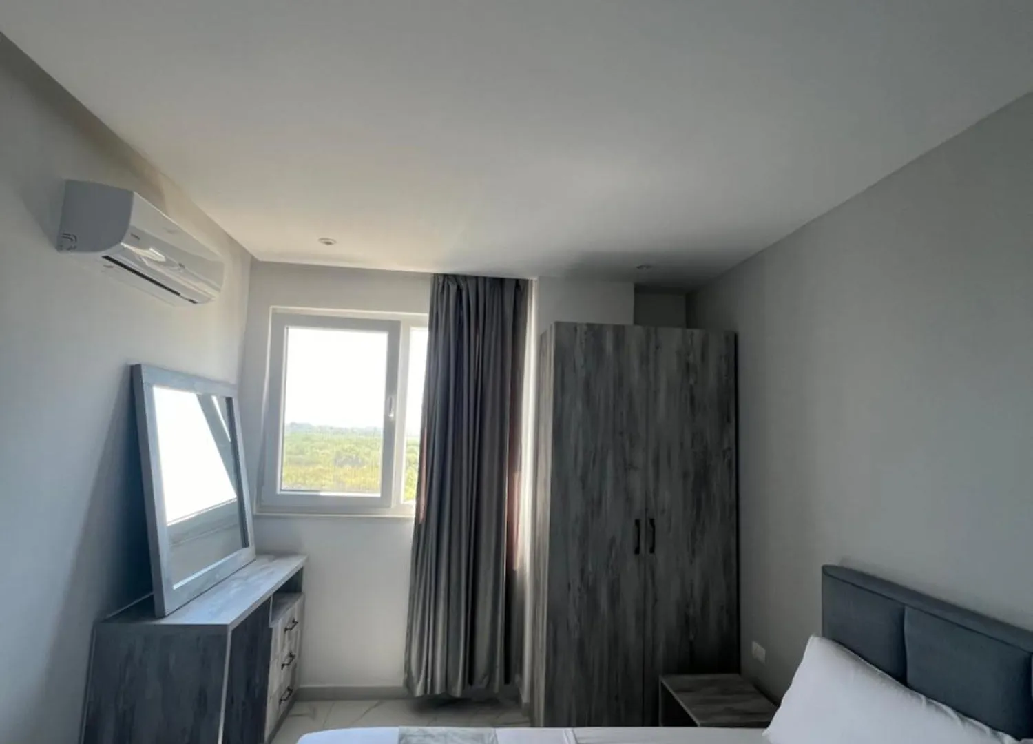 Suli Beach Apartments Tale