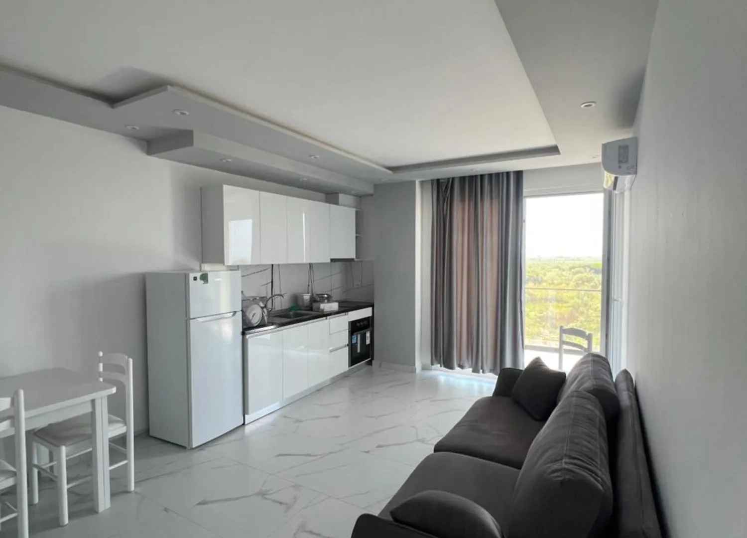Suli Beach Apartments Tale