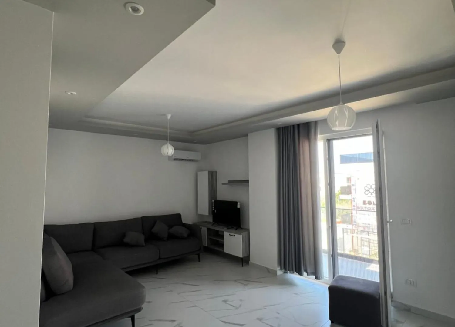 Suli Beach Apartments Tale