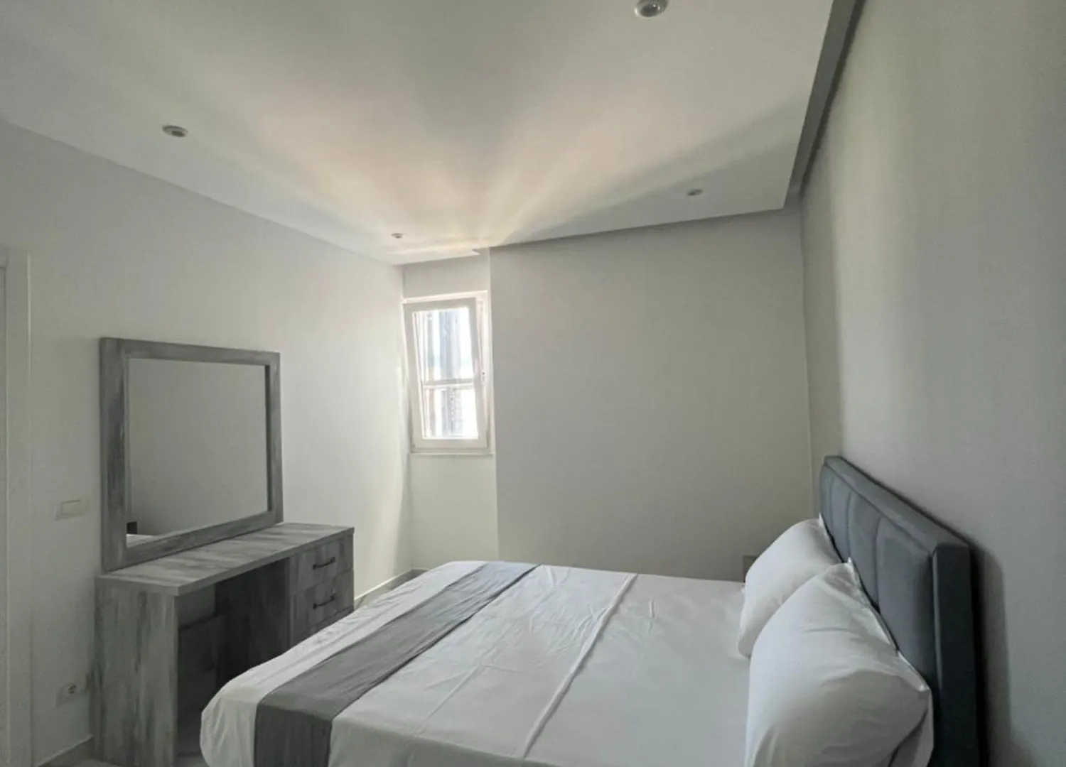 Suli Beach Apartments Tale